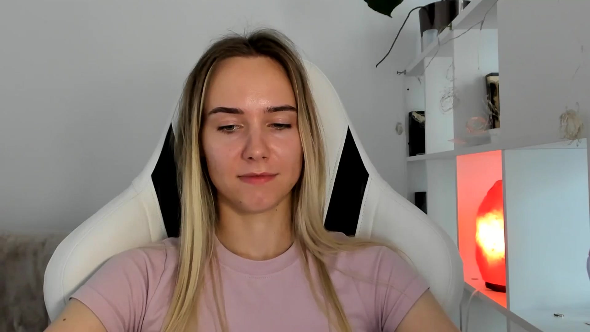 Gallery image thumbnail from OhAlisa's myfreecams stream on, 06/20/2025, 14:39 image 15 of 20