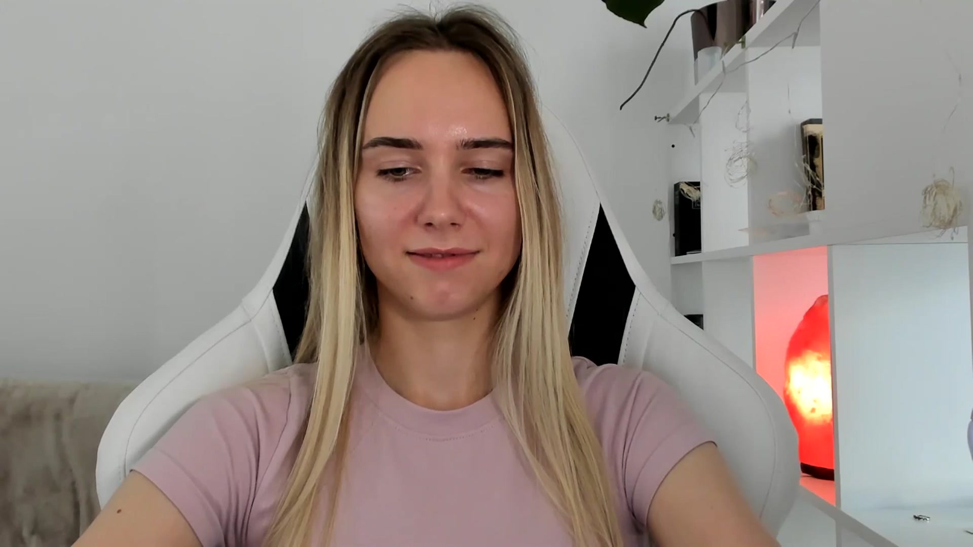 Gallery image thumbnail from OhAlisa's myfreecams stream on, 06/20/2025, 14:39 image 18 of 20
