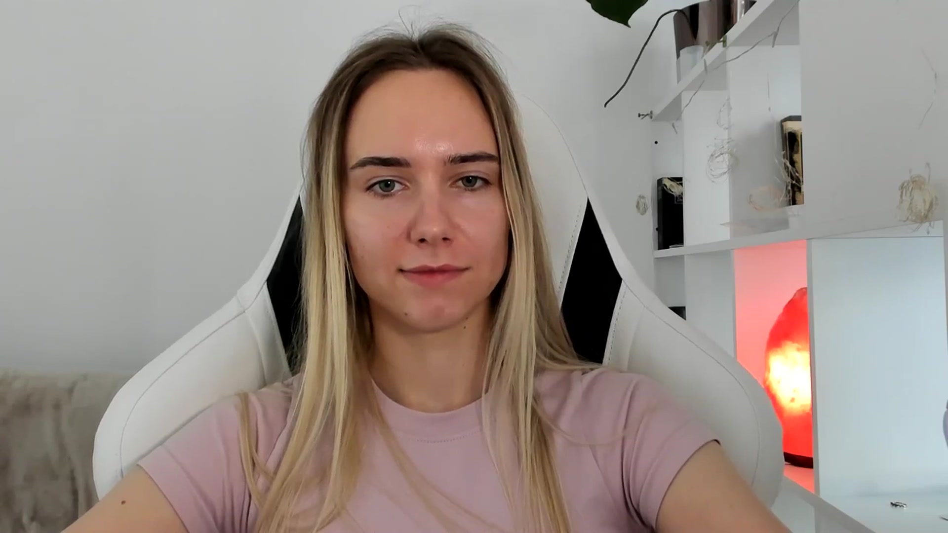 Gallery image thumbnail from OhAlisa's myfreecams stream on, 06/20/2025, 14:39 image 8 of 20