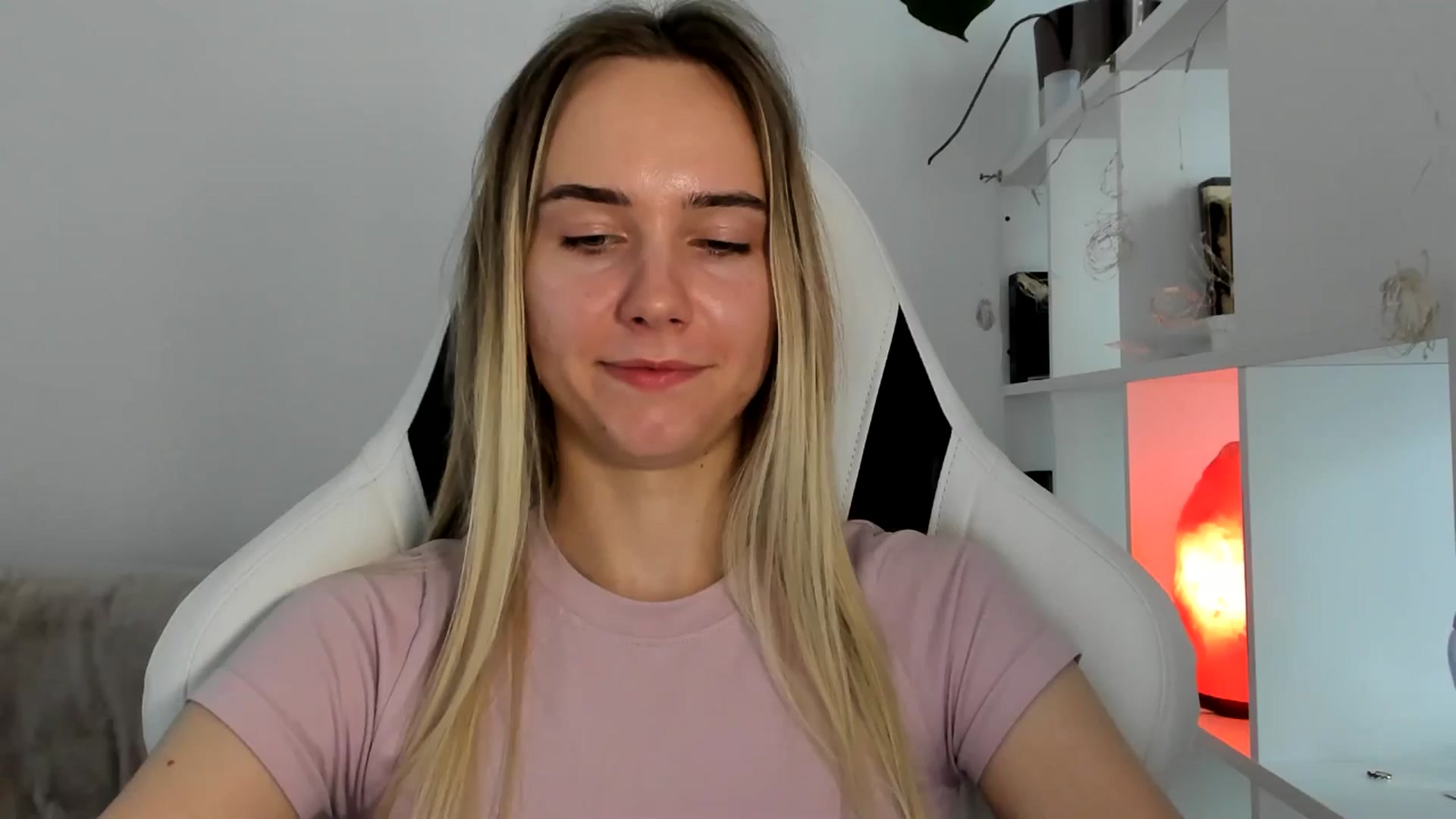 Gallery image thumbnail from OhAlisa's myfreecams stream on, 06/20/2025, 14:39 image 16 of 20