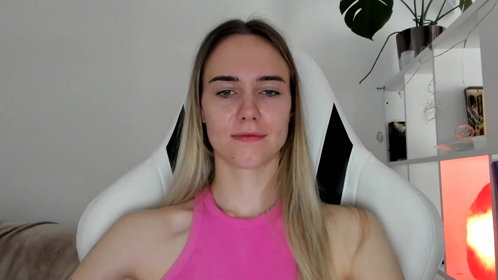Gallery image thumbnail from OhAlisa's myfreecams stream on, 06/22/2025, 11:10 image 12 of 20