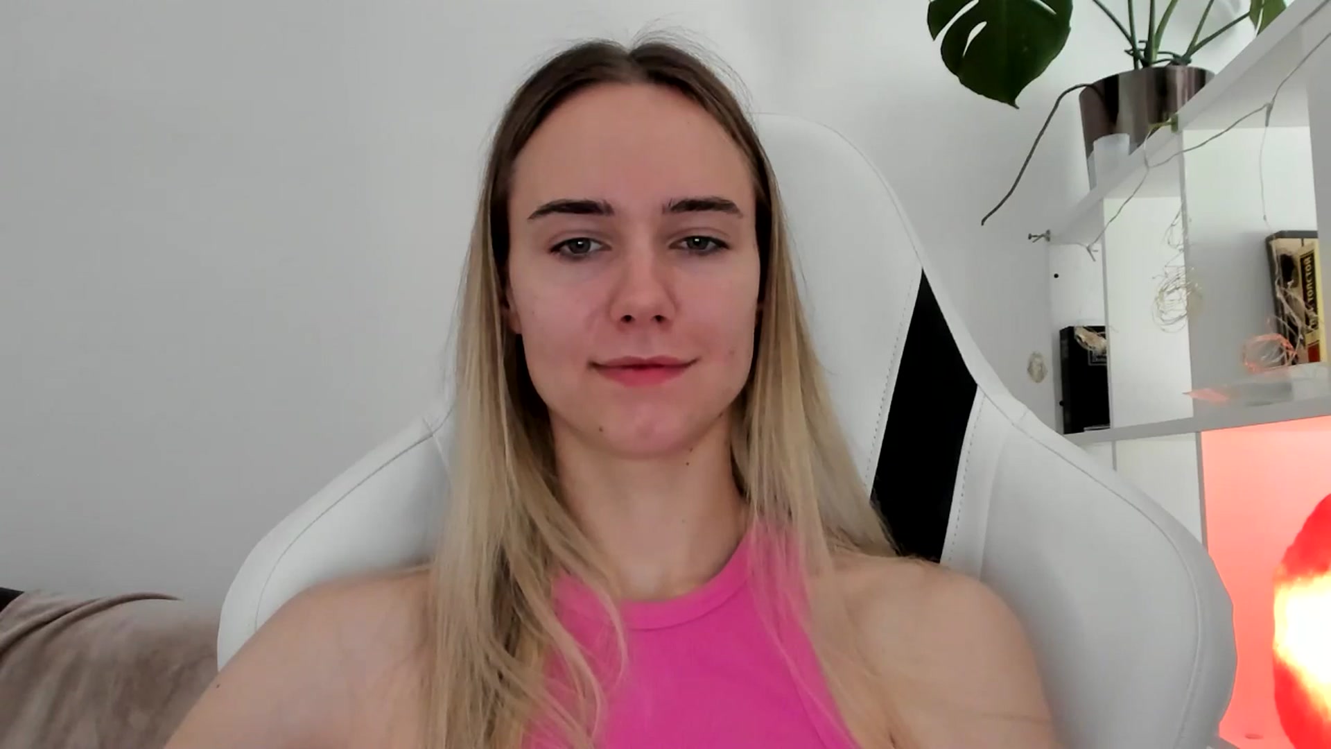 Gallery image thumbnail from OhAlisa's myfreecams stream on, 06/22/2025, 11:10 image 5 of 20