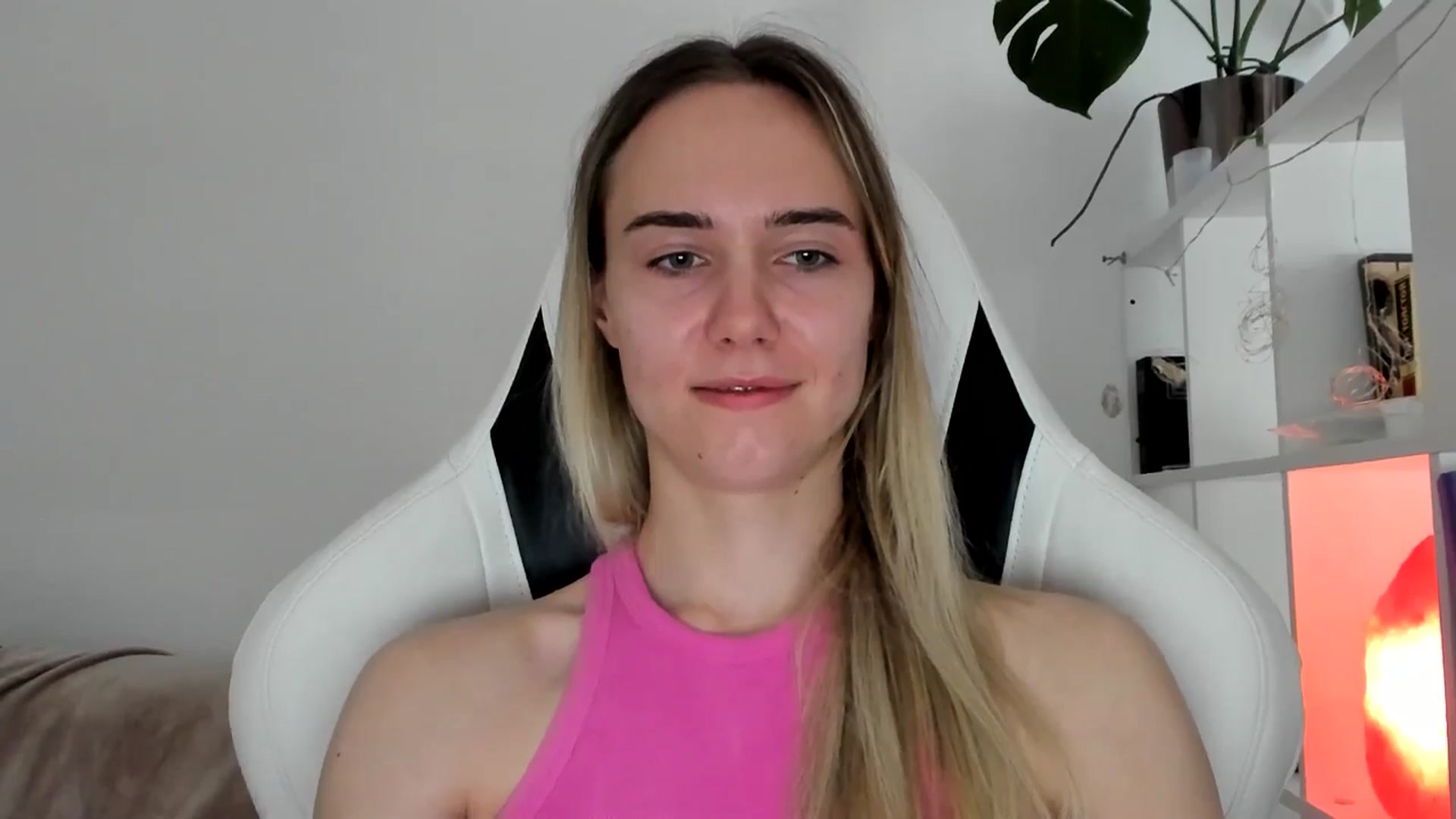 Gallery image thumbnail from OhAlisa's myfreecams stream on, 06/22/2025, 11:10 image 16 of 20