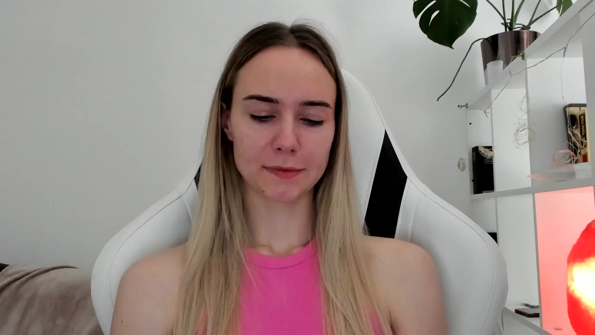 Gallery image thumbnail from OhAlisa's myfreecams stream on, 06/22/2025, 11:10 image 1 of 20