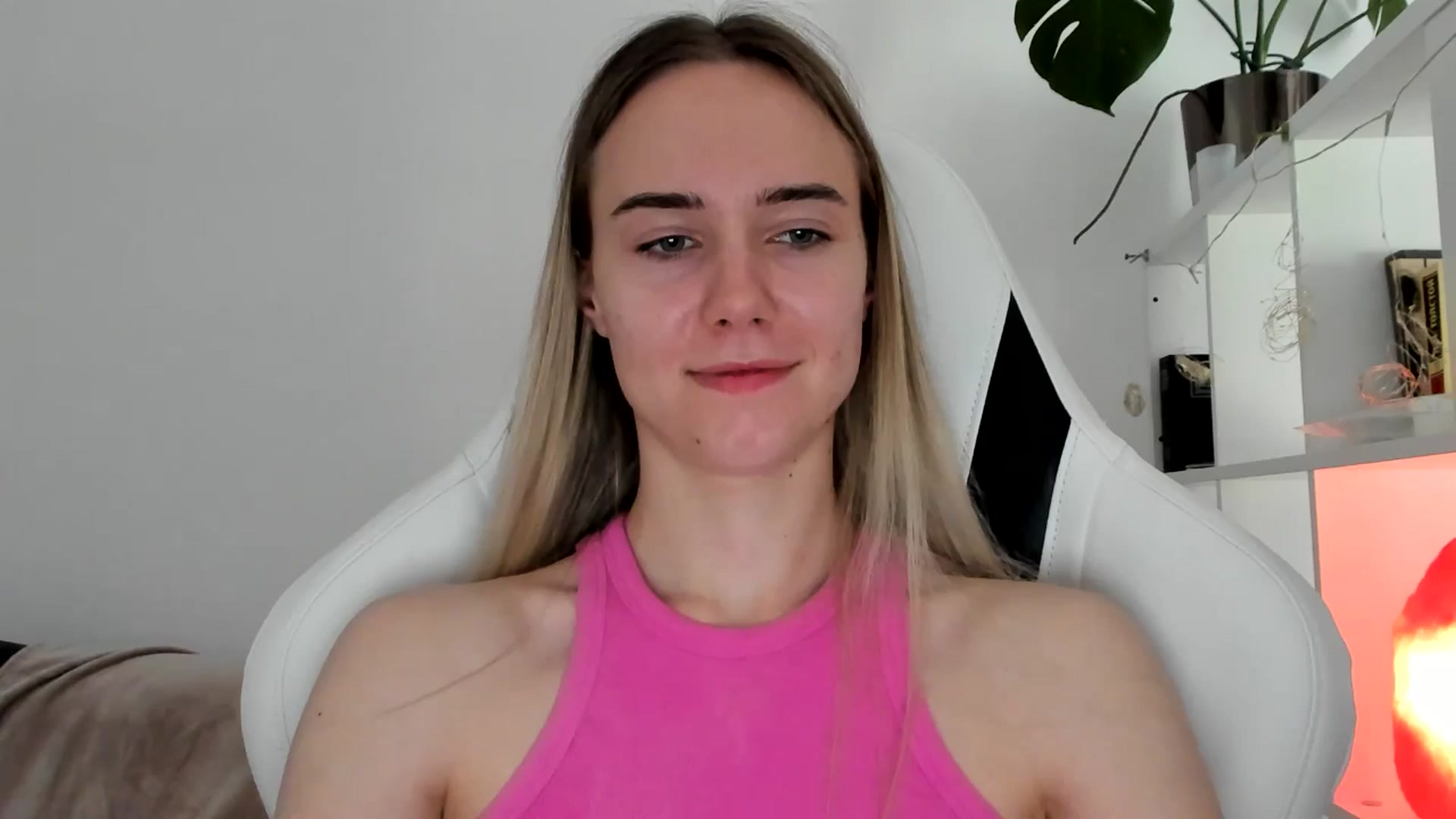 Gallery image thumbnail from OhAlisa's myfreecams stream on, 06/22/2025, 11:10 image 7 of 20