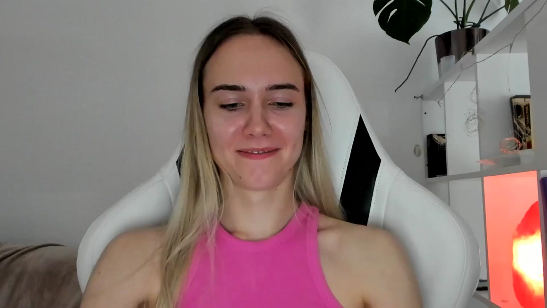 Gallery image thumbnail from OhAlisa's myfreecams stream on, 06/22/2025, 11:10 image 19 of 20