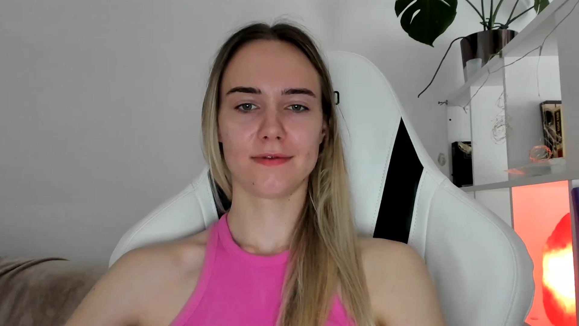 Gallery image thumbnail from OhAlisa's myfreecams stream on, 06/22/2025, 11:10 image 14 of 20