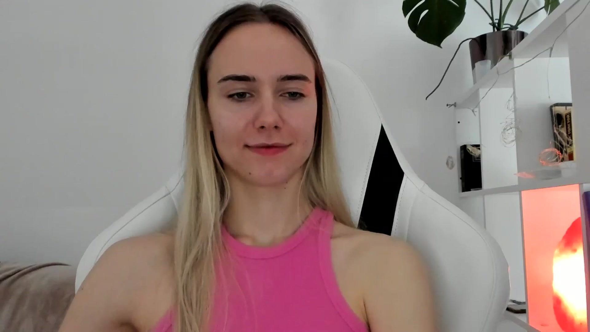 Gallery image thumbnail from OhAlisa's myfreecams stream on, 06/22/2025, 11:10 image 20 of 20