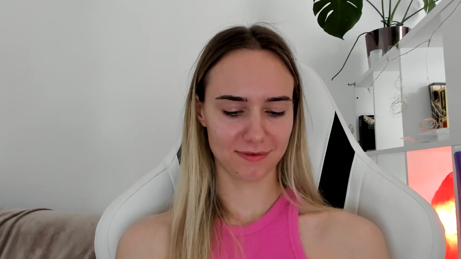 Gallery image thumbnail from OhAlisa's myfreecams stream on, 06/22/2025, 12:49 image 14 of 20