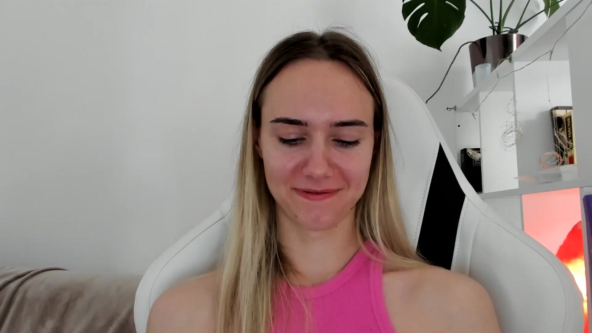 Gallery image thumbnail from OhAlisa's myfreecams stream on, 06/22/2025, 12:49 image 17 of 20