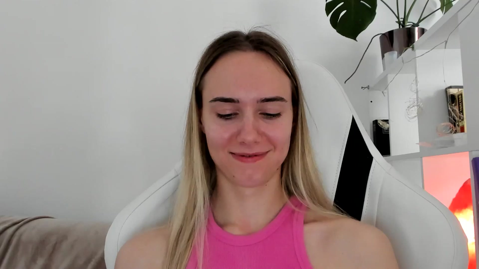 Gallery image thumbnail from OhAlisa's myfreecams stream on, 06/22/2025, 12:49 image 19 of 20