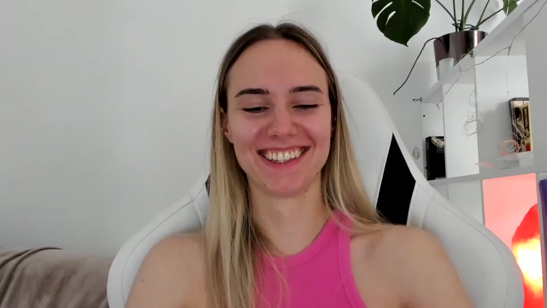 Gallery image thumbnail from OhAlisa's myfreecams stream on, 06/22/2025, 12:49 image 13 of 20