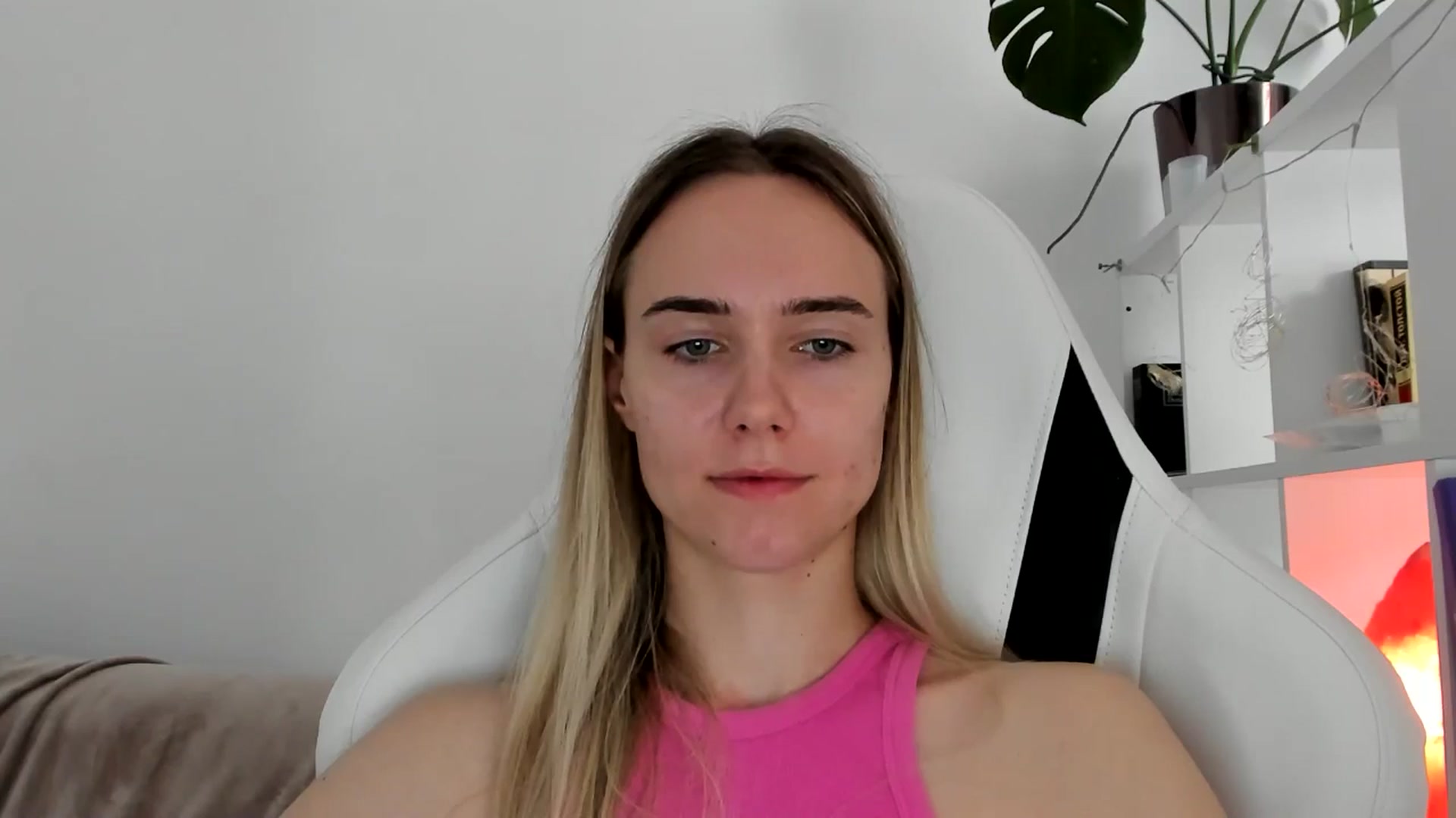 Gallery image thumbnail from OhAlisa's myfreecams stream on, 06/22/2025, 12:49 image 7 of 20