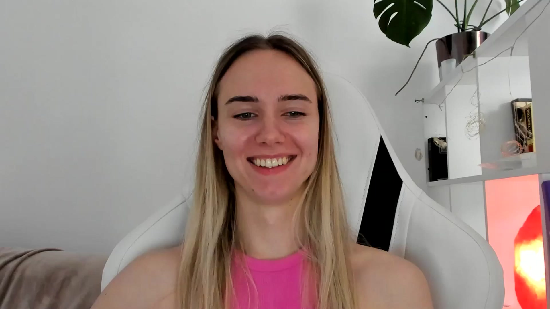 Gallery image thumbnail from OhAlisa's myfreecams stream on, 06/22/2025, 12:49 image 1 of 20