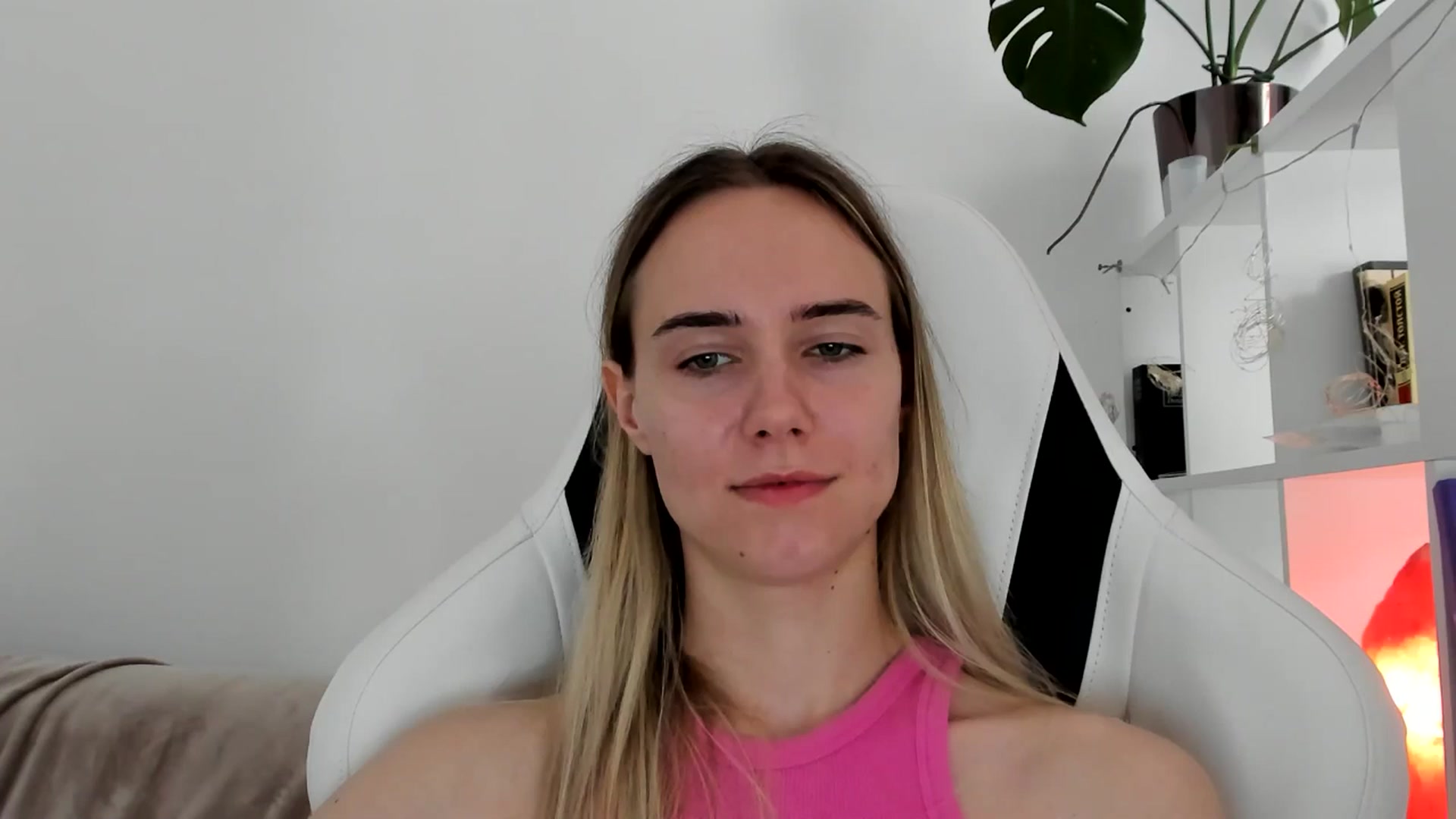 Gallery image thumbnail from OhAlisa's myfreecams stream on, 06/22/2025, 12:49 image 16 of 20