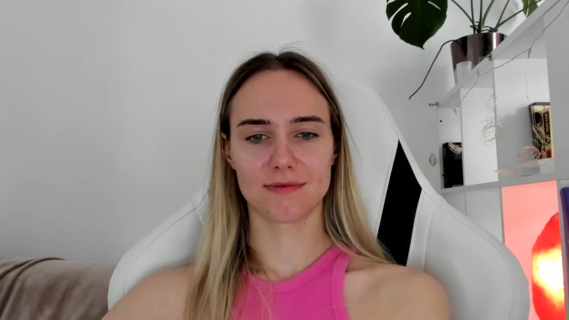 Gallery image thumbnail from OhAlisa's myfreecams stream on, 06/22/2025, 12:49 image 10 of 20