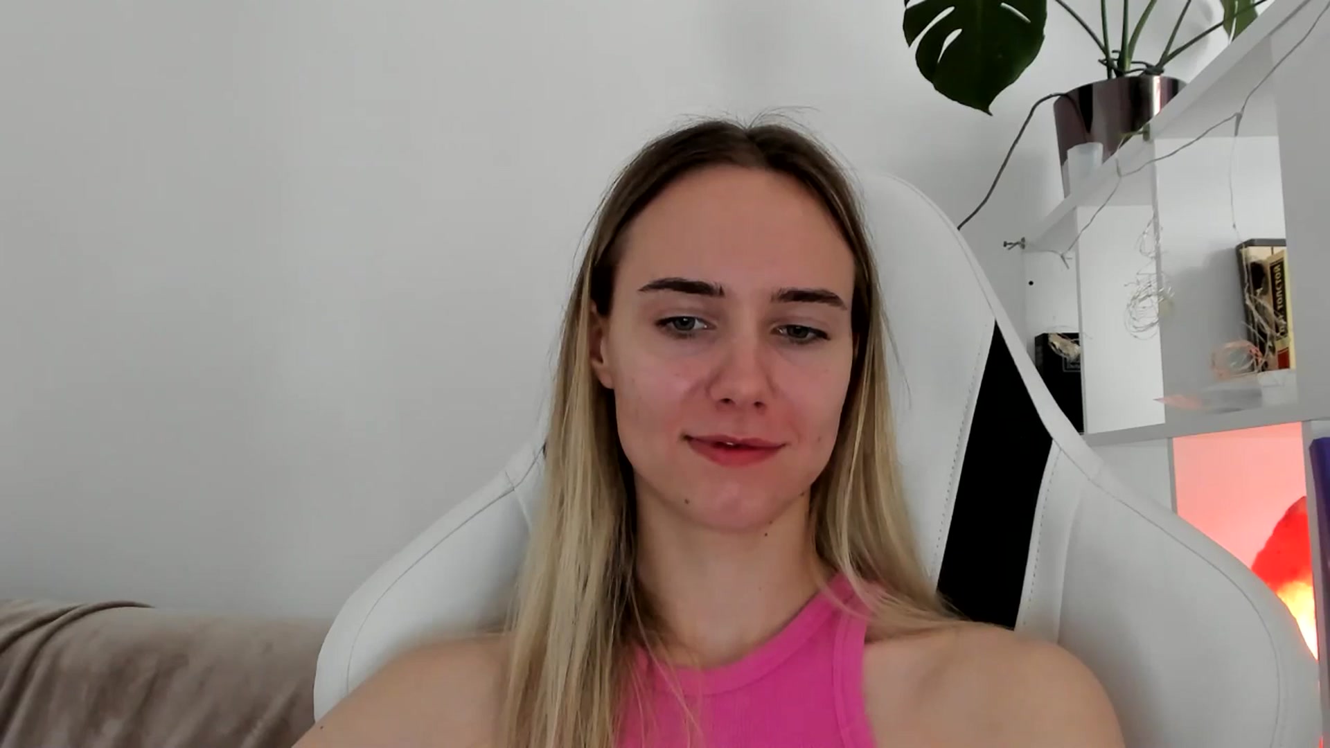Gallery image thumbnail from OhAlisa's myfreecams stream on, 06/22/2025, 12:49 image 15 of 20