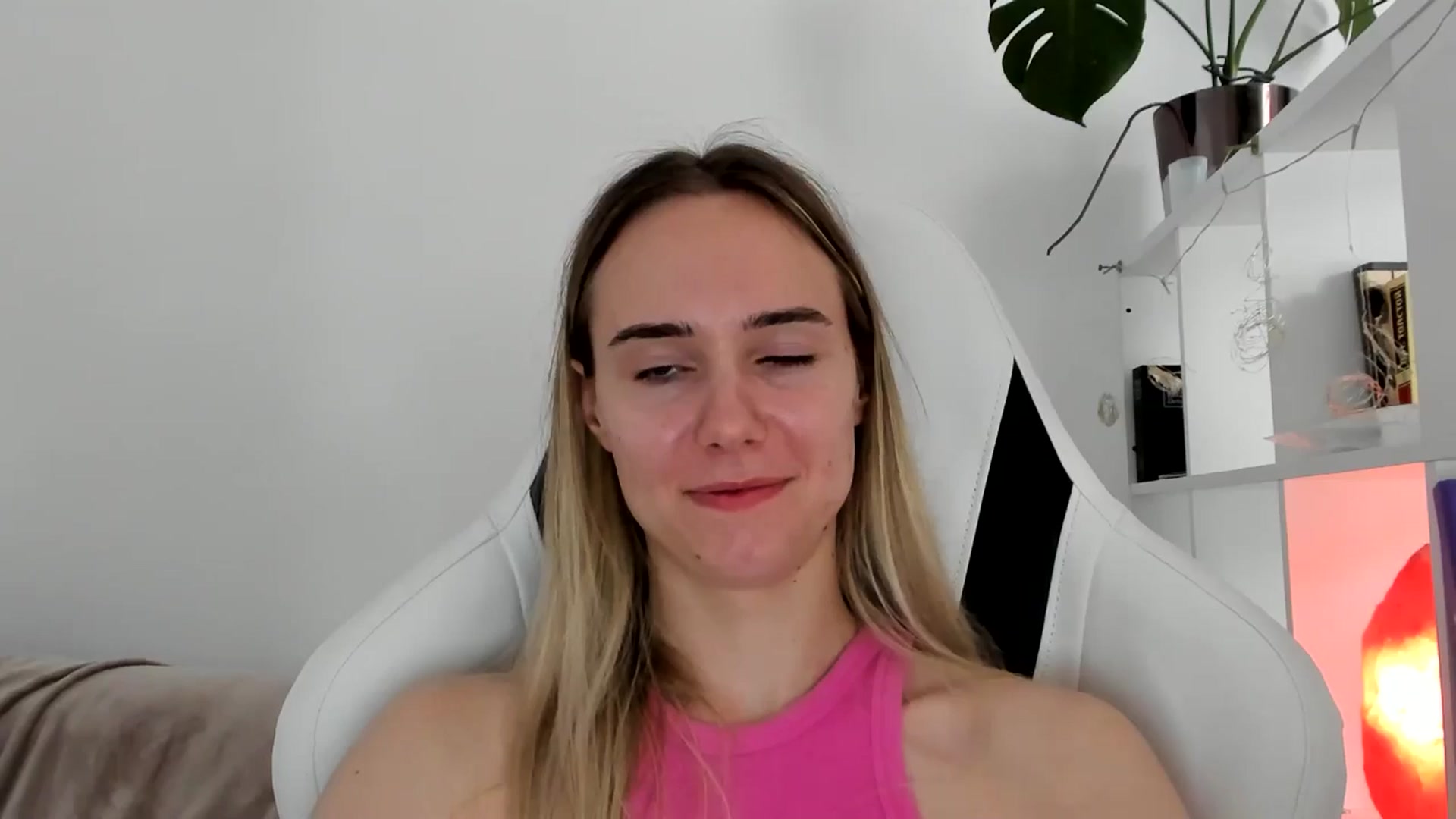 Gallery image thumbnail from OhAlisa's myfreecams stream on, 06/22/2025, 12:49 image 11 of 20