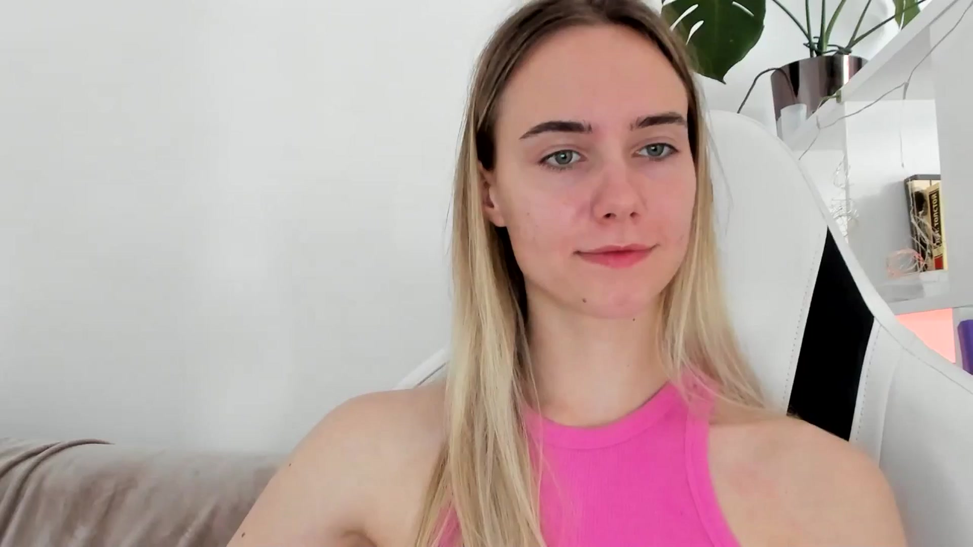 Gallery image thumbnail from OhAlisa's myfreecams stream on, 06/22/2025, 13:22 image 5 of 20