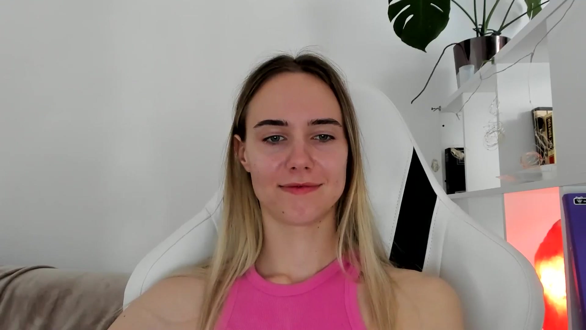 Gallery image thumbnail from OhAlisa's myfreecams stream on, 06/22/2025, 13:22 image 20 of 20