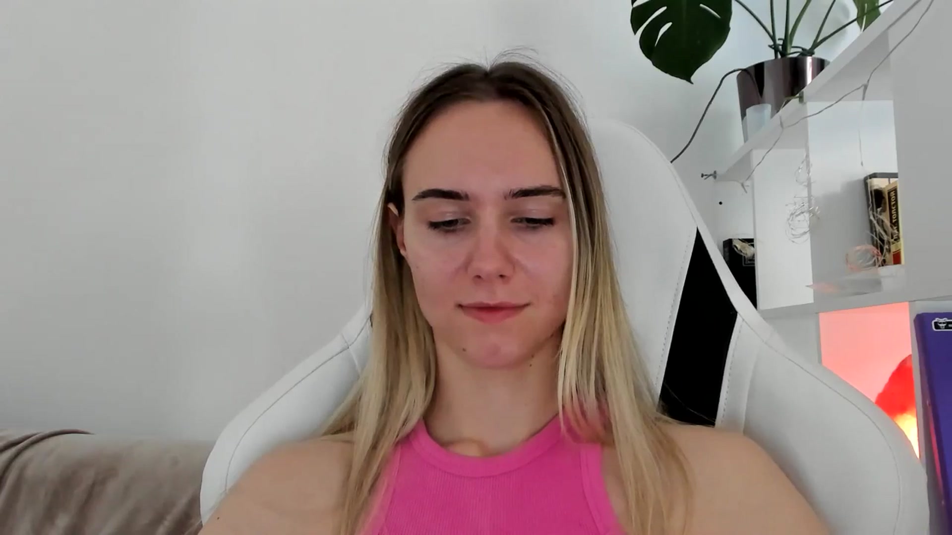 Gallery image thumbnail from OhAlisa's myfreecams stream on, 06/22/2025, 13:22 image 16 of 20