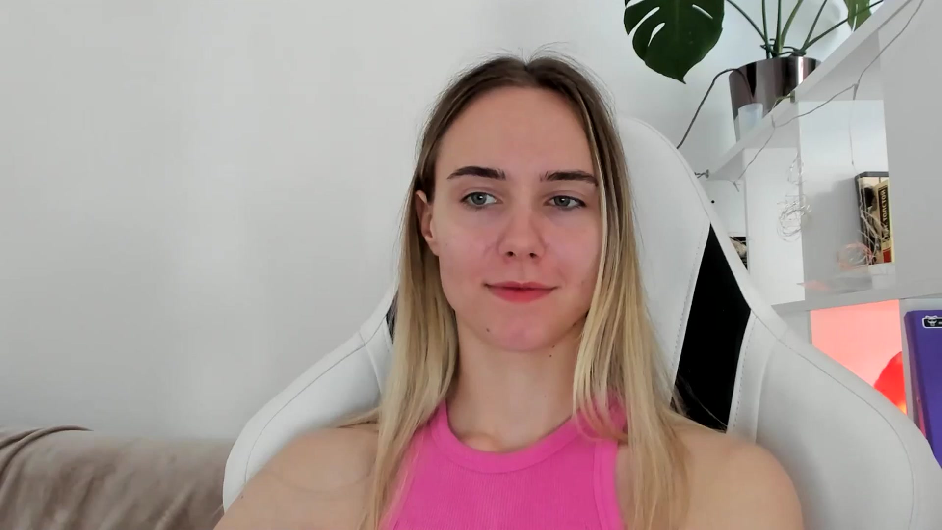 Gallery image thumbnail from OhAlisa's myfreecams stream on, 06/22/2025, 13:22 image 14 of 20