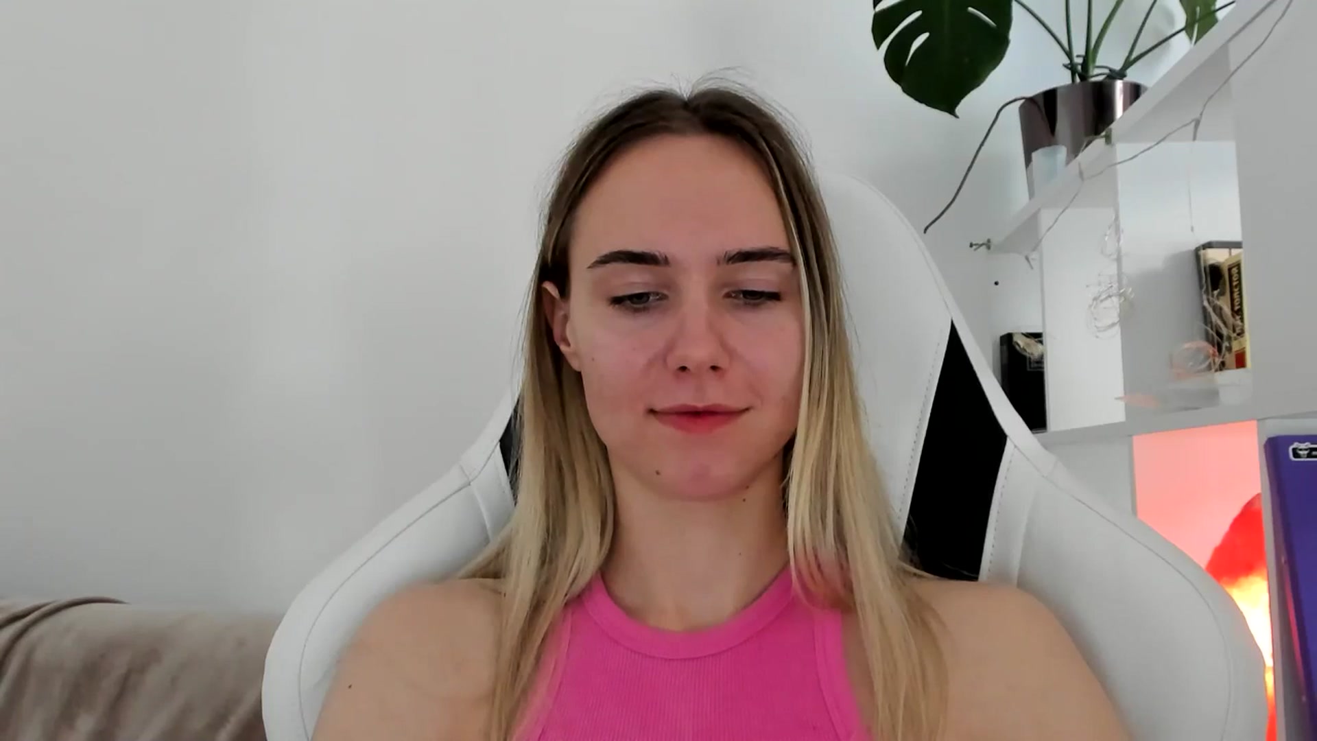 Gallery image thumbnail from OhAlisa's myfreecams stream on, 06/22/2025, 13:22 image 15 of 20