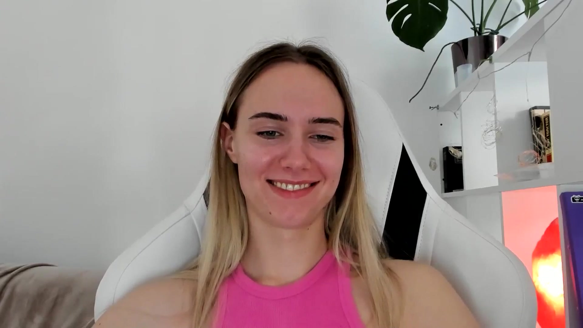 Gallery image thumbnail from OhAlisa's myfreecams stream on, 06/22/2025, 13:22 image 19 of 20