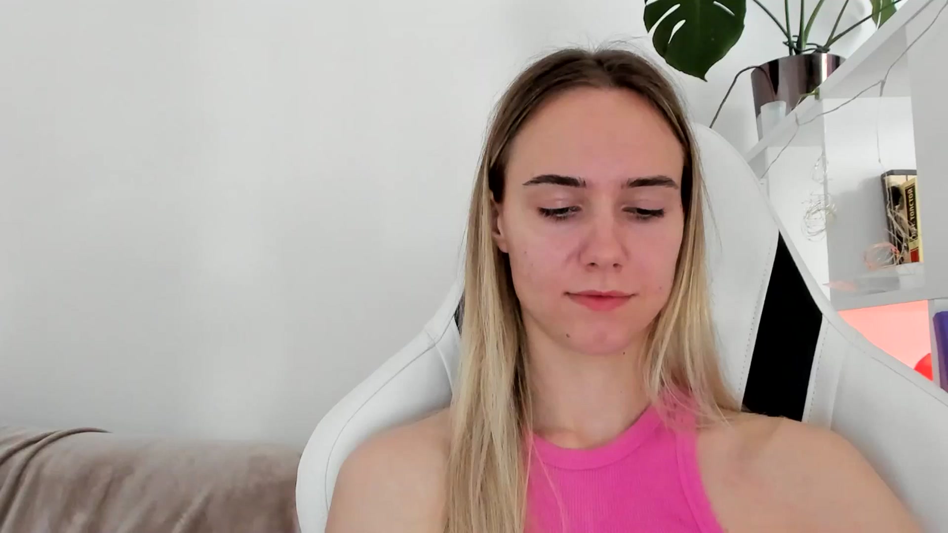 Gallery image thumbnail from OhAlisa's myfreecams stream on, 06/22/2025, 13:22 image 6 of 20