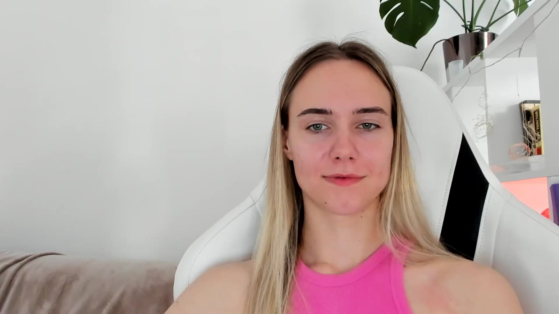 Gallery image thumbnail from OhAlisa's myfreecams stream on, 06/22/2025, 13:22 image 2 of 20