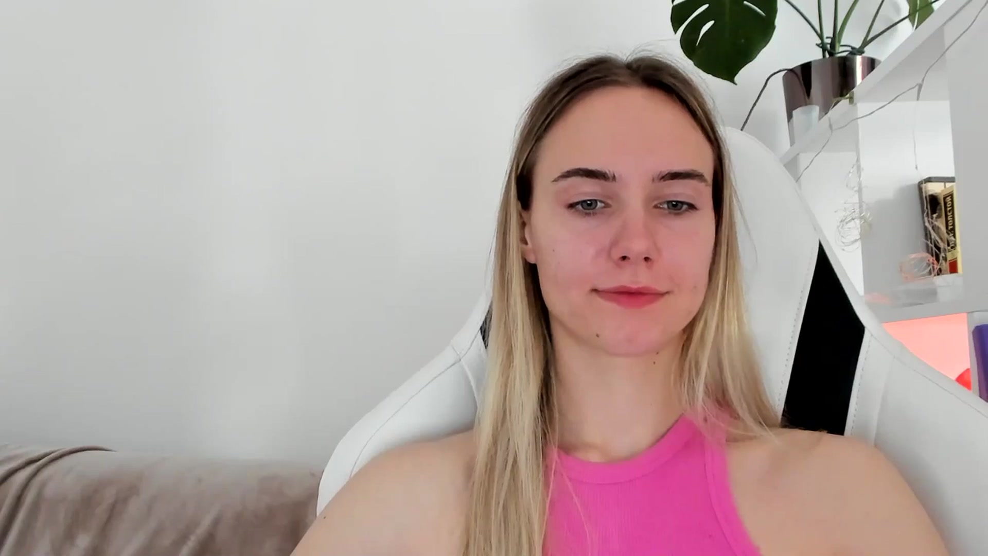 Gallery image thumbnail from OhAlisa's myfreecams stream on, 06/22/2025, 13:22 image 7 of 20