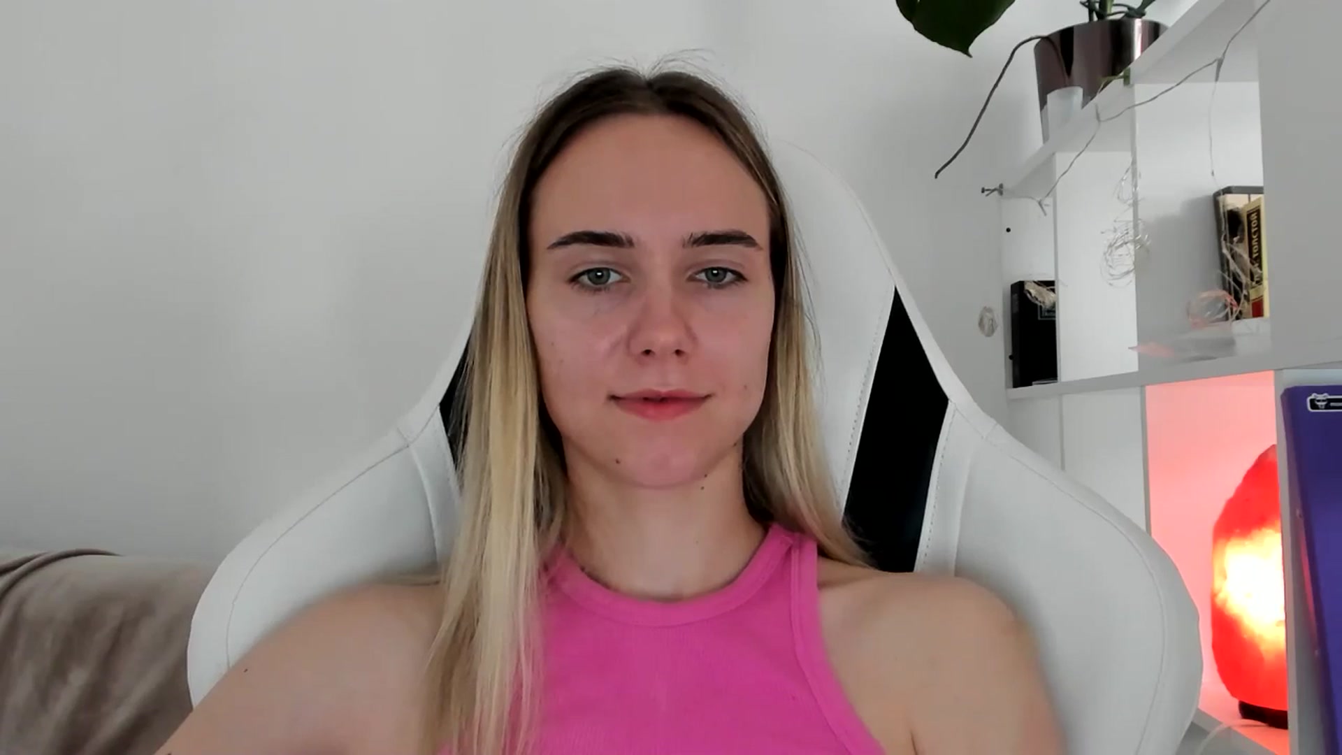 Gallery image thumbnail from OhAlisa's myfreecams stream on, 06/22/2025, 14:35 image 17 of 20
