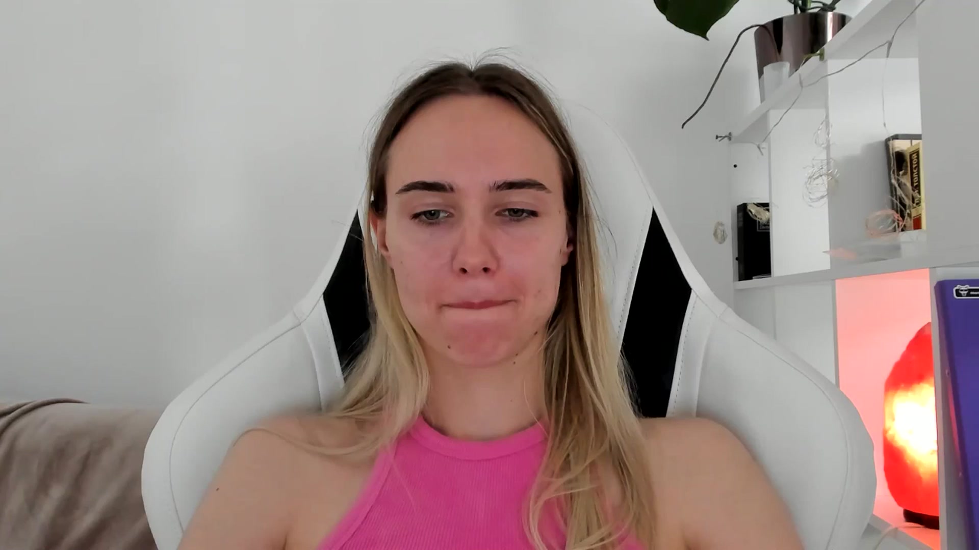 Gallery image thumbnail from OhAlisa's myfreecams stream on, 06/22/2025, 14:35 image 4 of 20