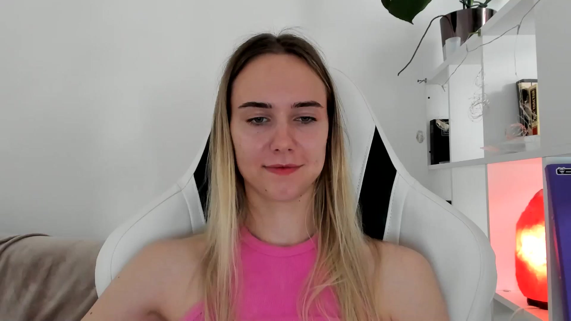 Gallery image thumbnail from OhAlisa's myfreecams stream on, 06/22/2025, 14:35 image 15 of 20