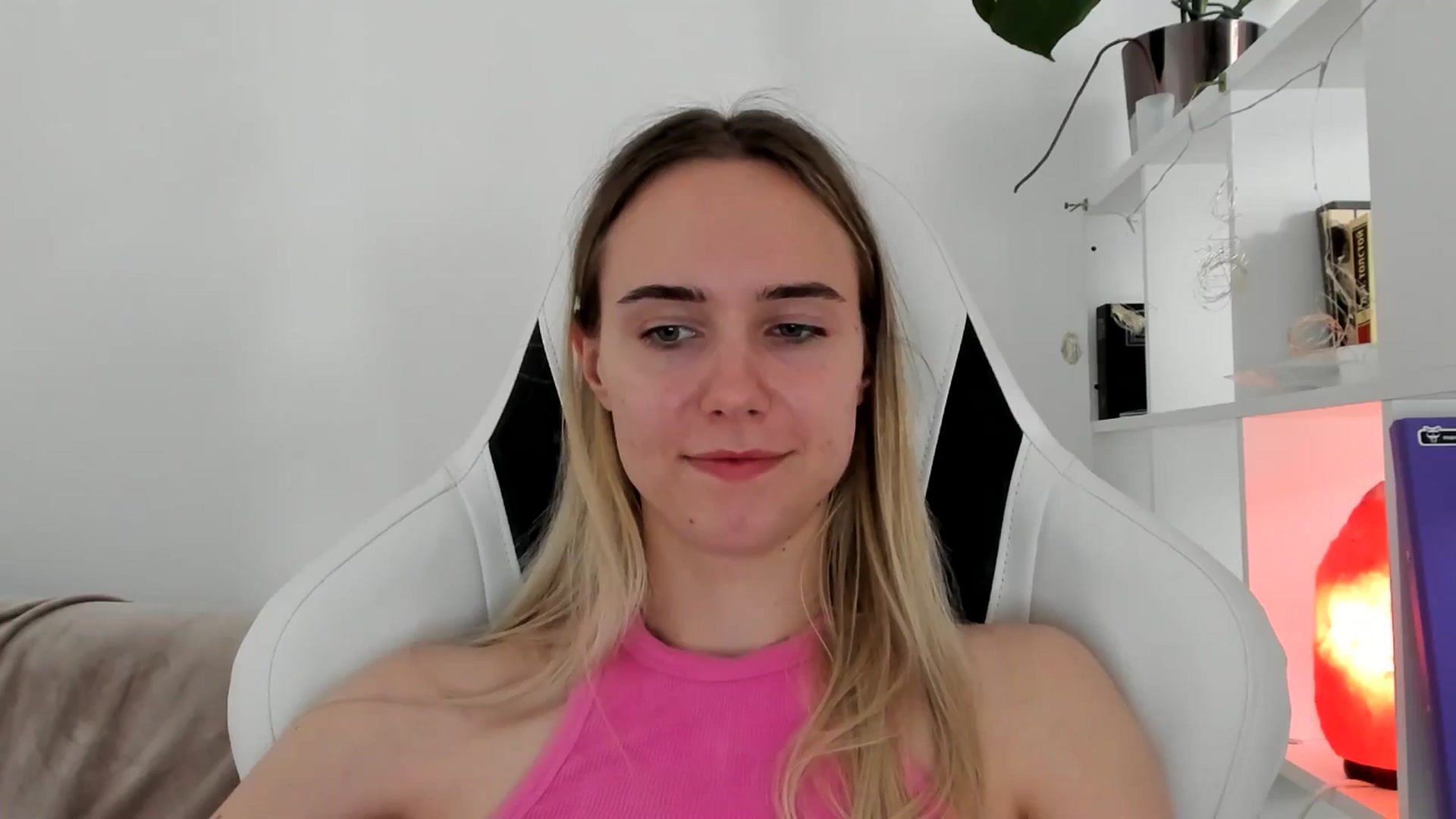 Gallery image thumbnail from OhAlisa's myfreecams stream on, 06/22/2025, 14:35 image 6 of 20