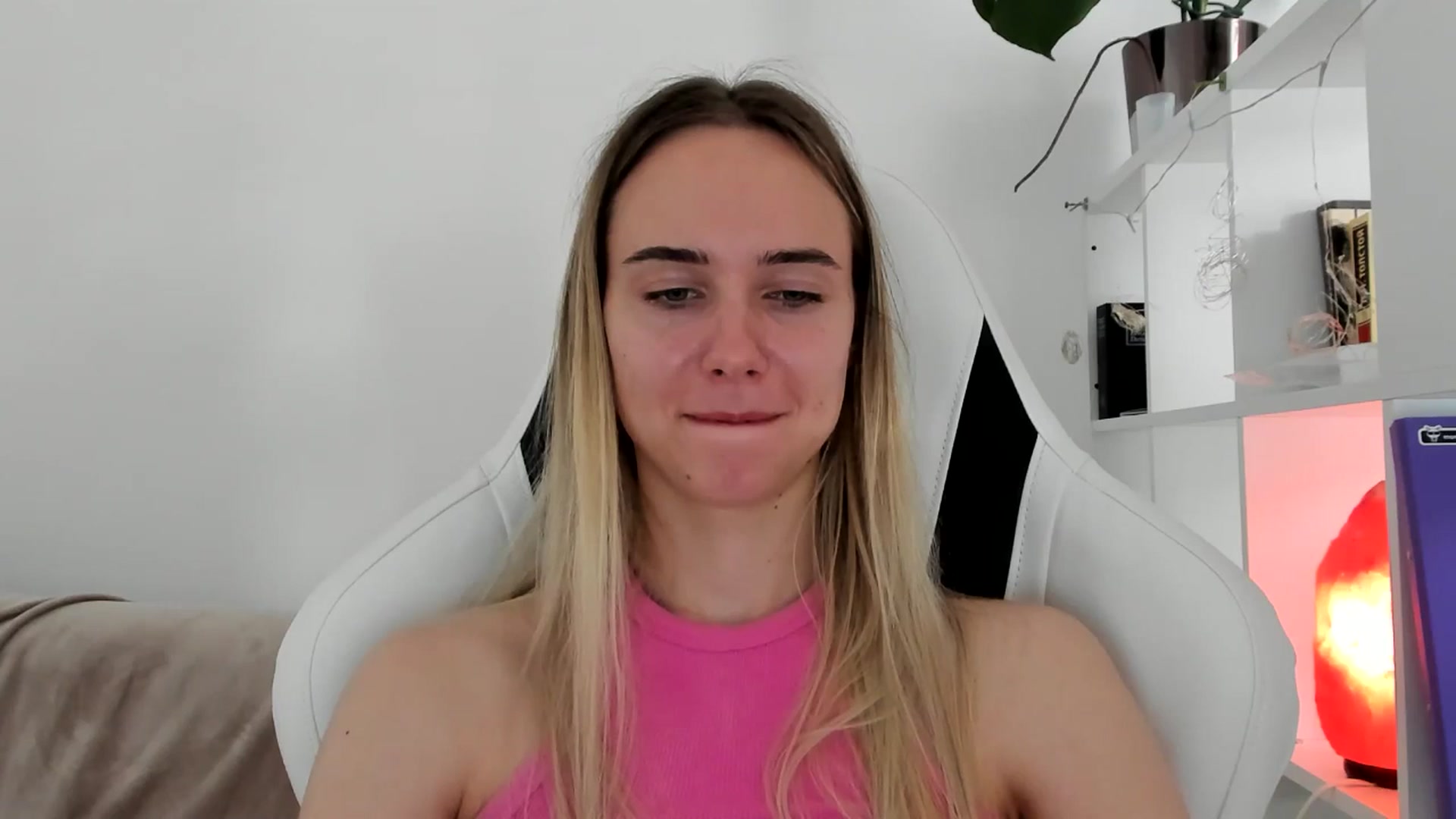Gallery image thumbnail from OhAlisa's myfreecams stream on, 06/22/2025, 14:35 image 13 of 20
