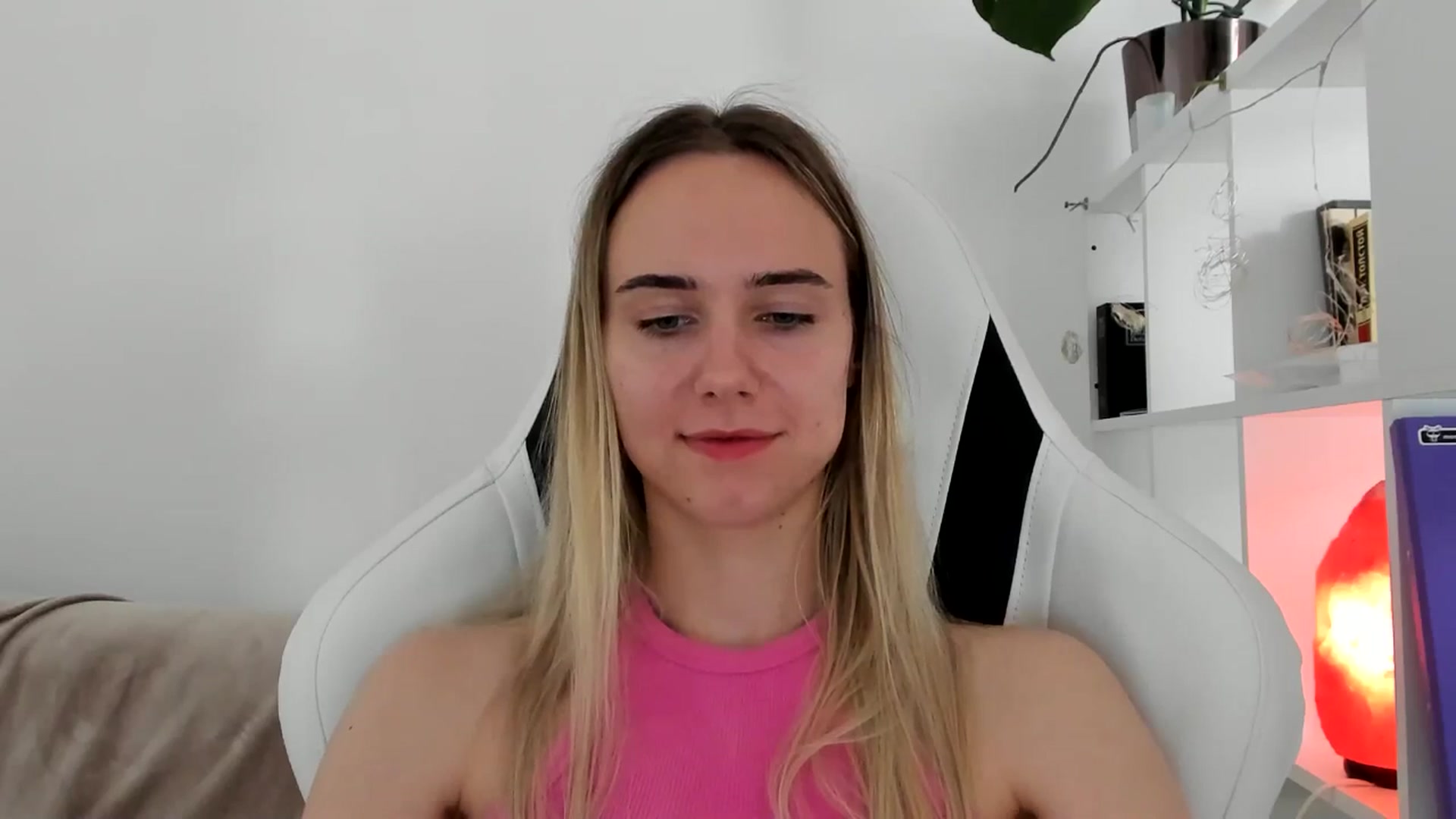 Gallery image thumbnail from OhAlisa's myfreecams stream on, 06/22/2025, 14:35 image 11 of 20