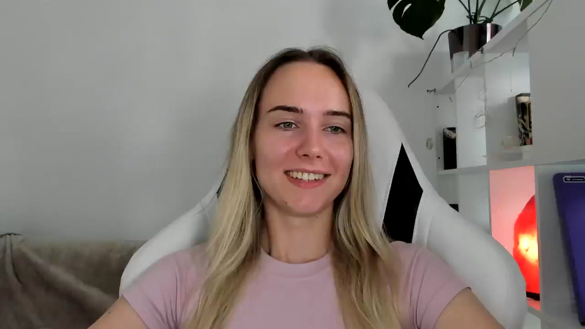 Gallery image thumbnail from OhAlisa's myfreecams stream on, 06/23/2025, 18:32 image 5 of 20