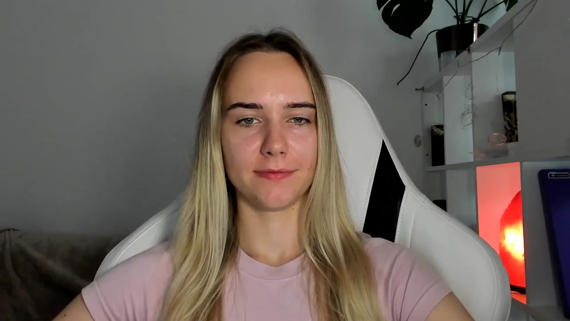 Gallery image thumbnail from OhAlisa's myfreecams stream on, 06/23/2025, 18:32 image 12 of 20