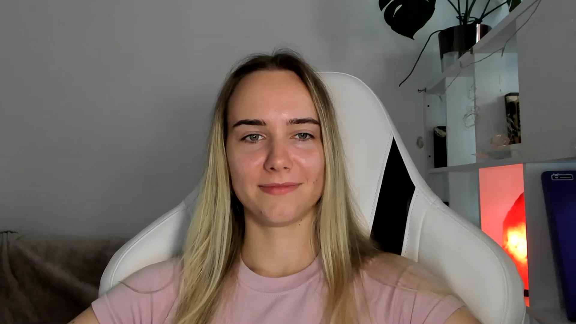 Gallery image thumbnail from OhAlisa's myfreecams stream on, 06/23/2025, 18:32 image 7 of 20