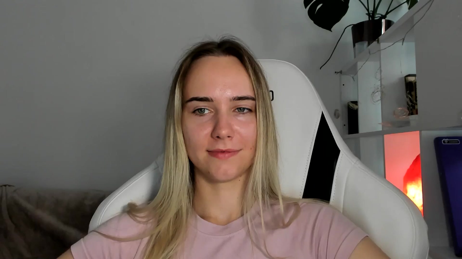 Gallery image thumbnail from OhAlisa's myfreecams stream on, 06/23/2025, 18:32 image 11 of 20