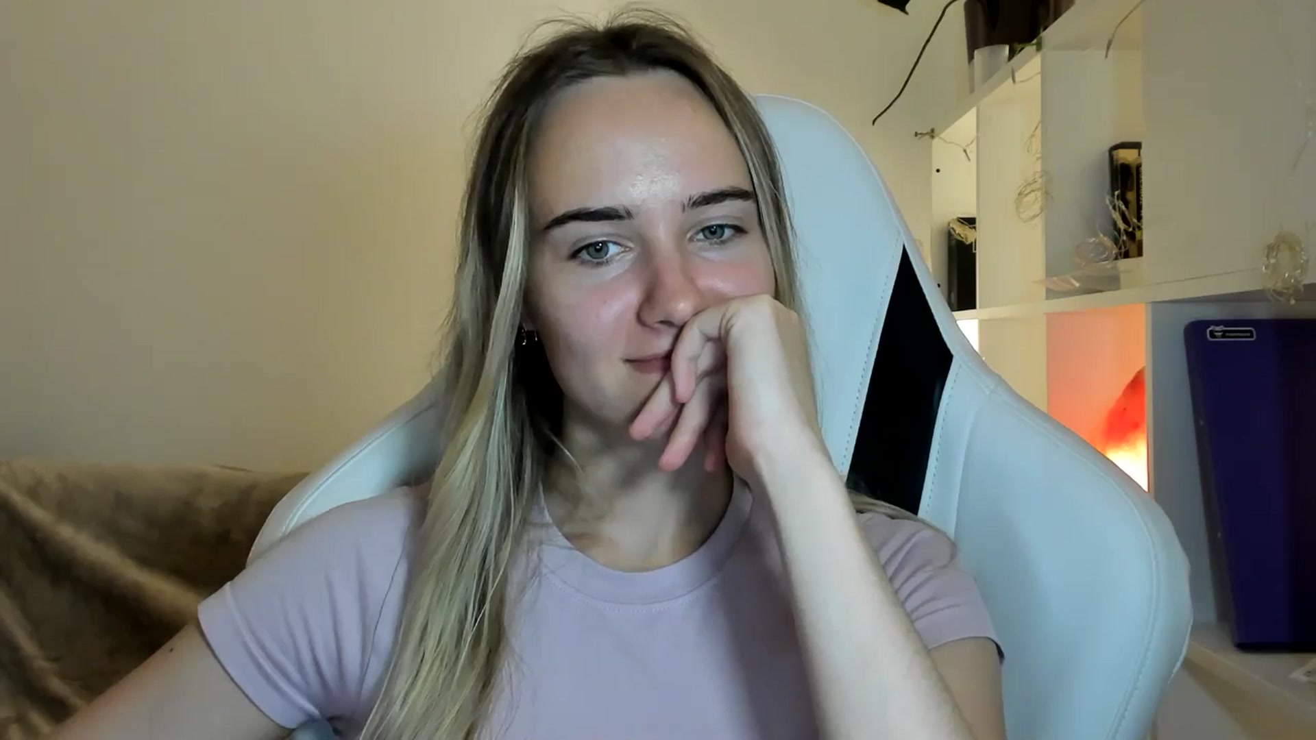Gallery image thumbnail from OhAlisa's myfreecams stream on, 06/23/2025, 21:17 image 4 of 20