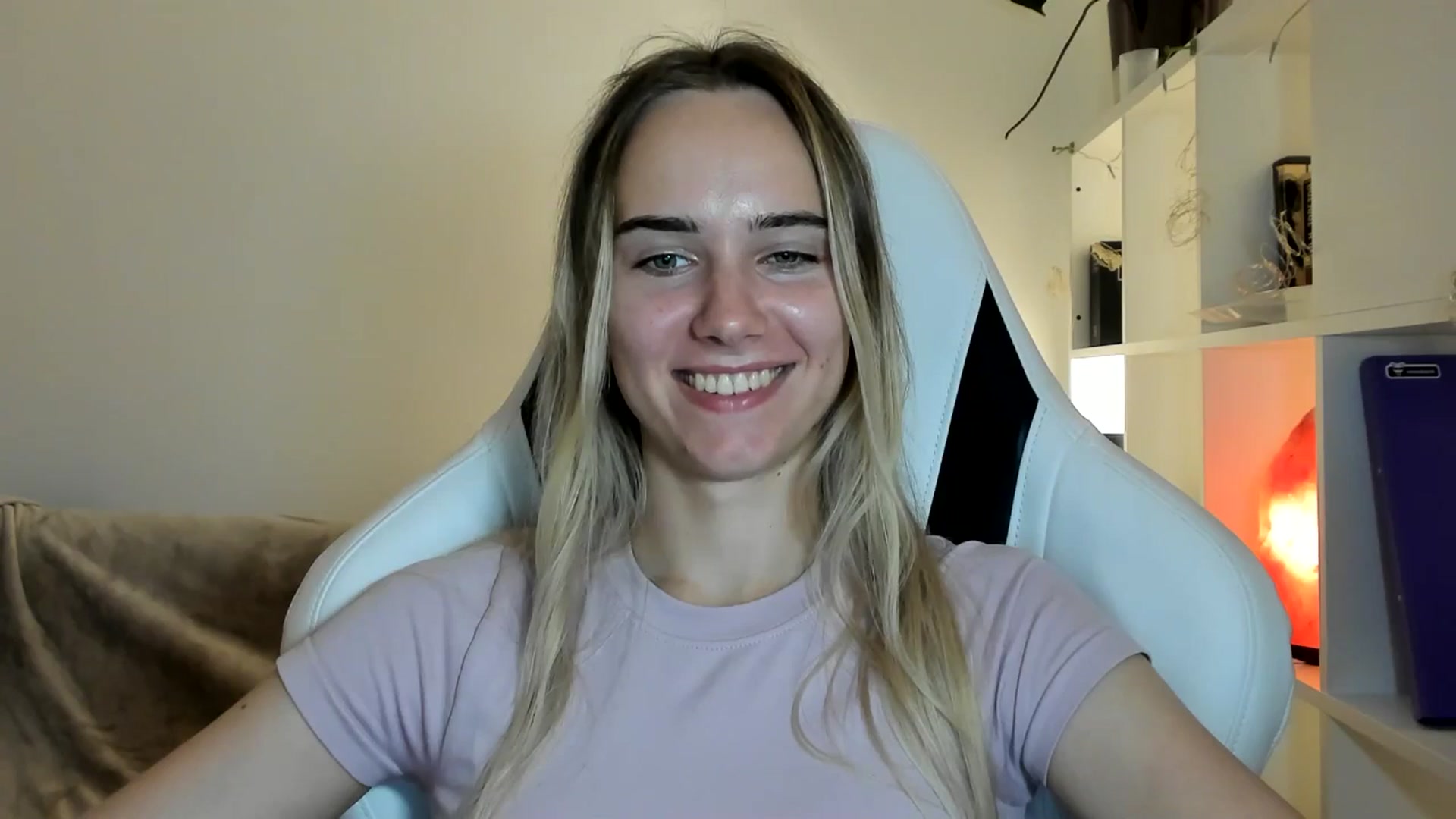 Gallery image thumbnail from OhAlisa's myfreecams stream on, 06/23/2025, 21:17 image 12 of 20