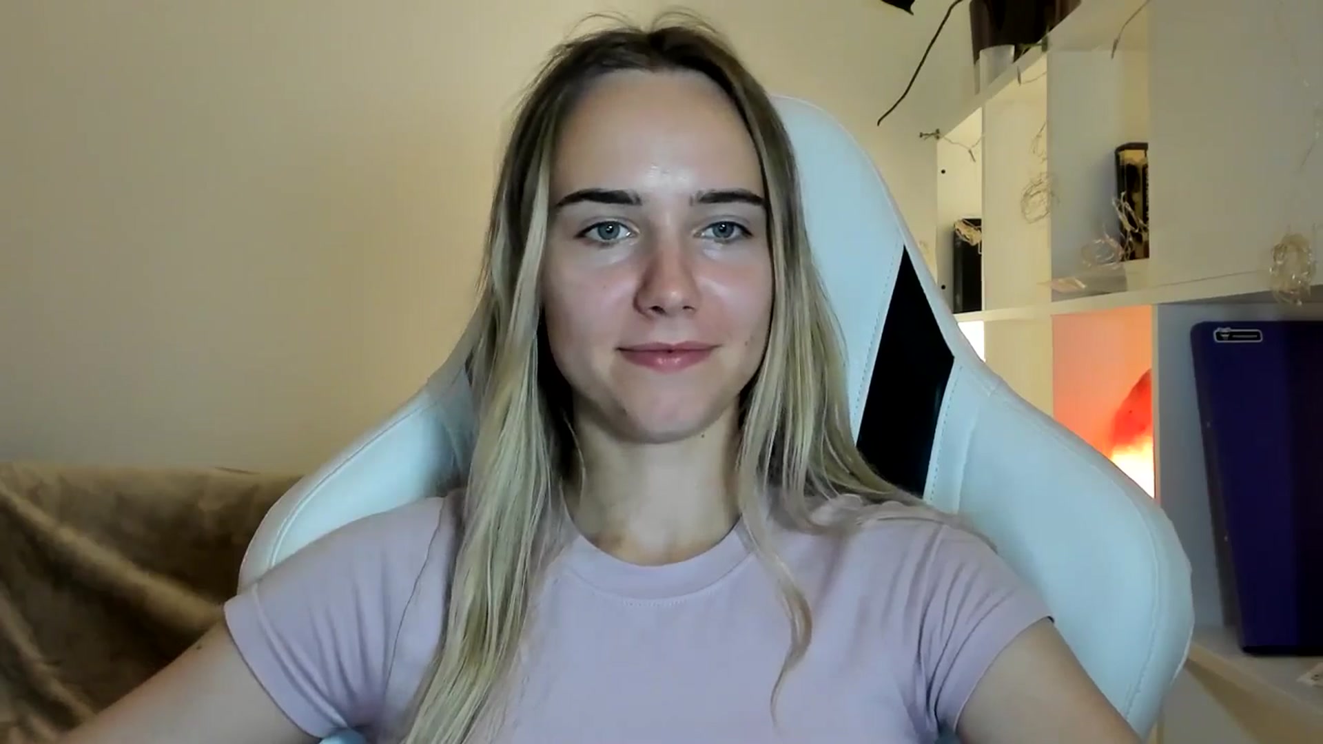Gallery image thumbnail from OhAlisa's myfreecams stream on, 06/23/2025, 21:17 image 6 of 20