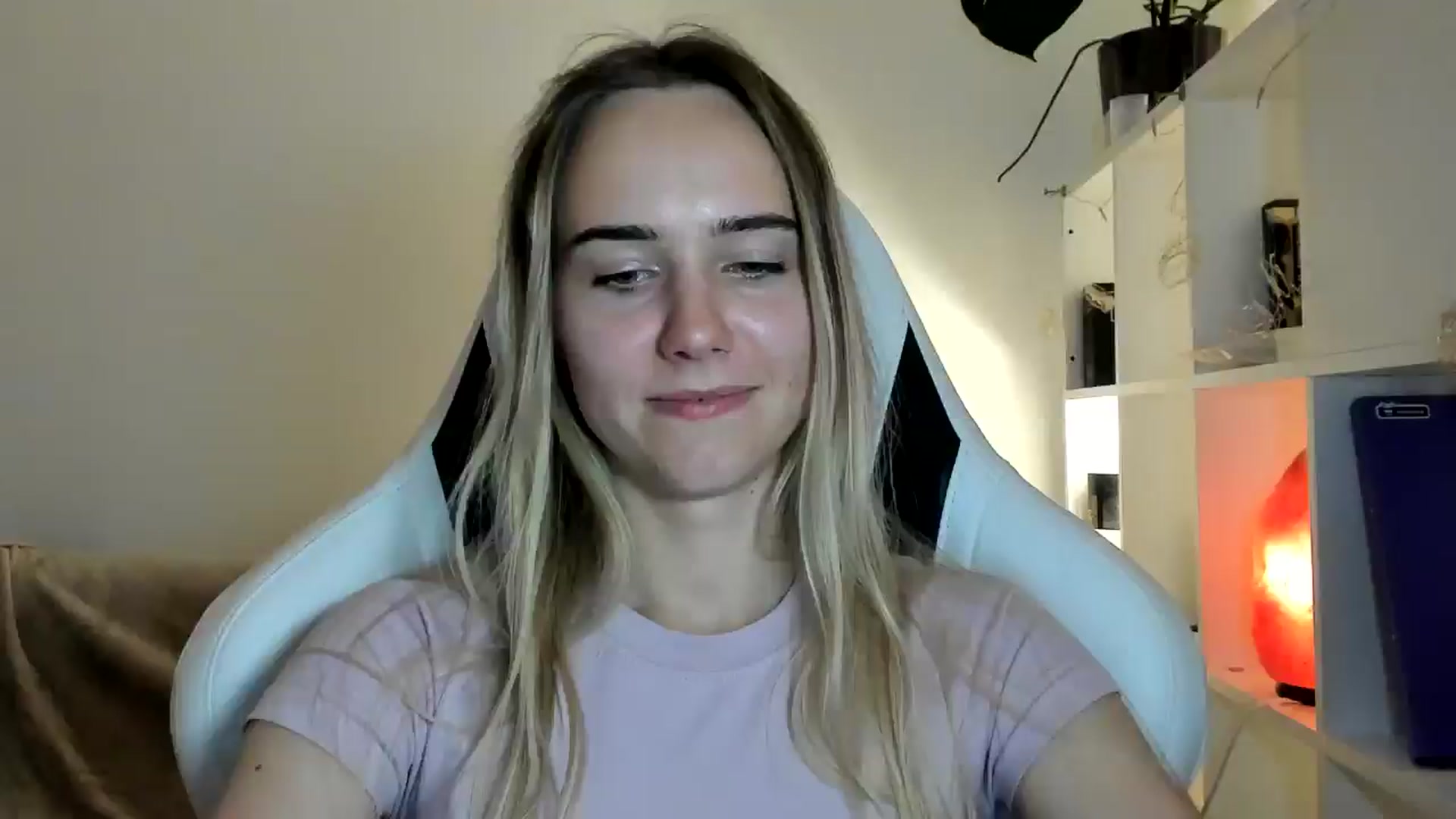 Gallery image thumbnail from OhAlisa's myfreecams stream on, 06/23/2025, 21:17 image 19 of 20
