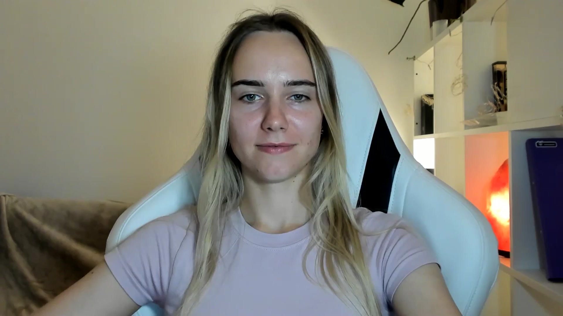 Gallery image thumbnail from OhAlisa's myfreecams stream on, 06/23/2025, 21:17 image 11 of 20