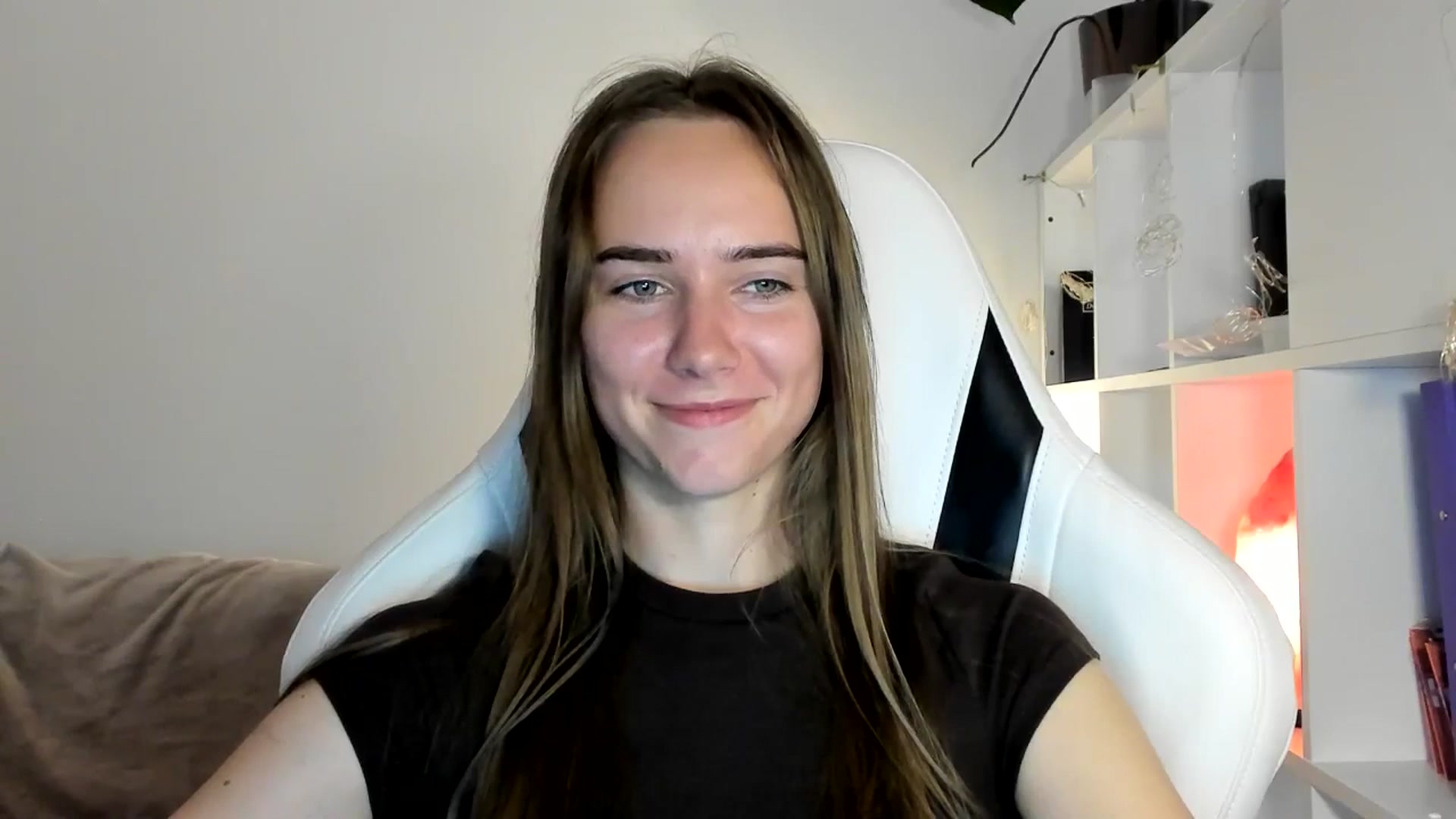 Gallery image thumbnail from OhAlisa's myfreecams stream on, 07/09/2025, 18:16 image 12 of 20