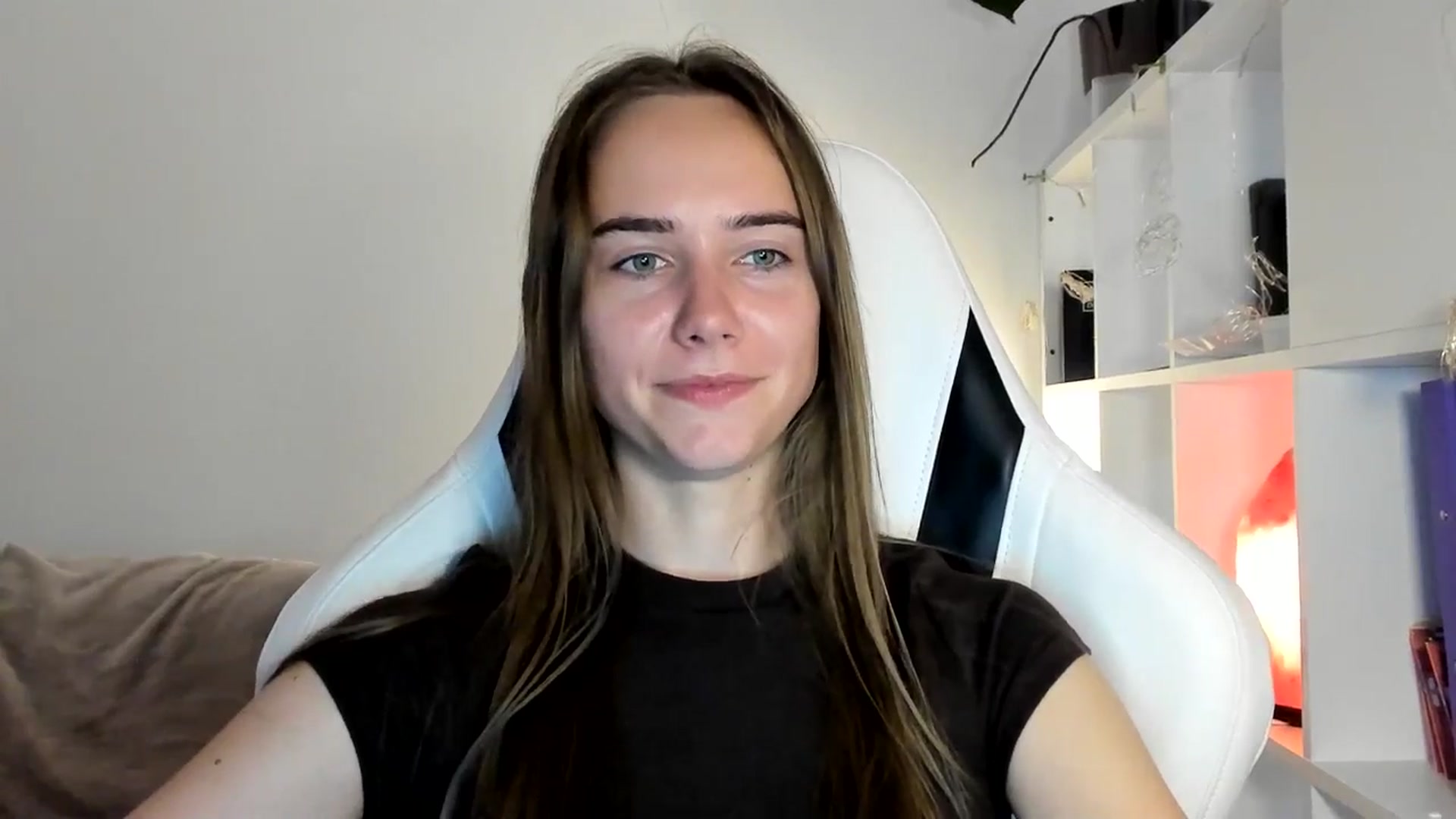 Gallery image thumbnail from OhAlisa's myfreecams stream on, 07/09/2025, 18:16 image 9 of 20