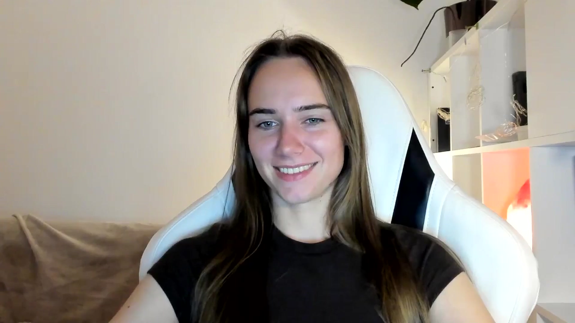 Gallery image thumbnail from OhAlisa's myfreecams stream on, 07/09/2025, 19:39 image 2 of 20