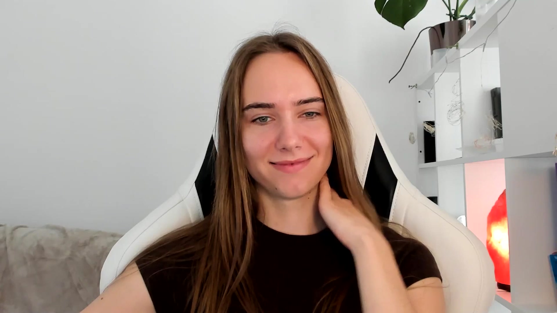 Gallery image thumbnail from OhAlisa's myfreecams stream on, 07/11/2025, 10:17 image 12 of 20